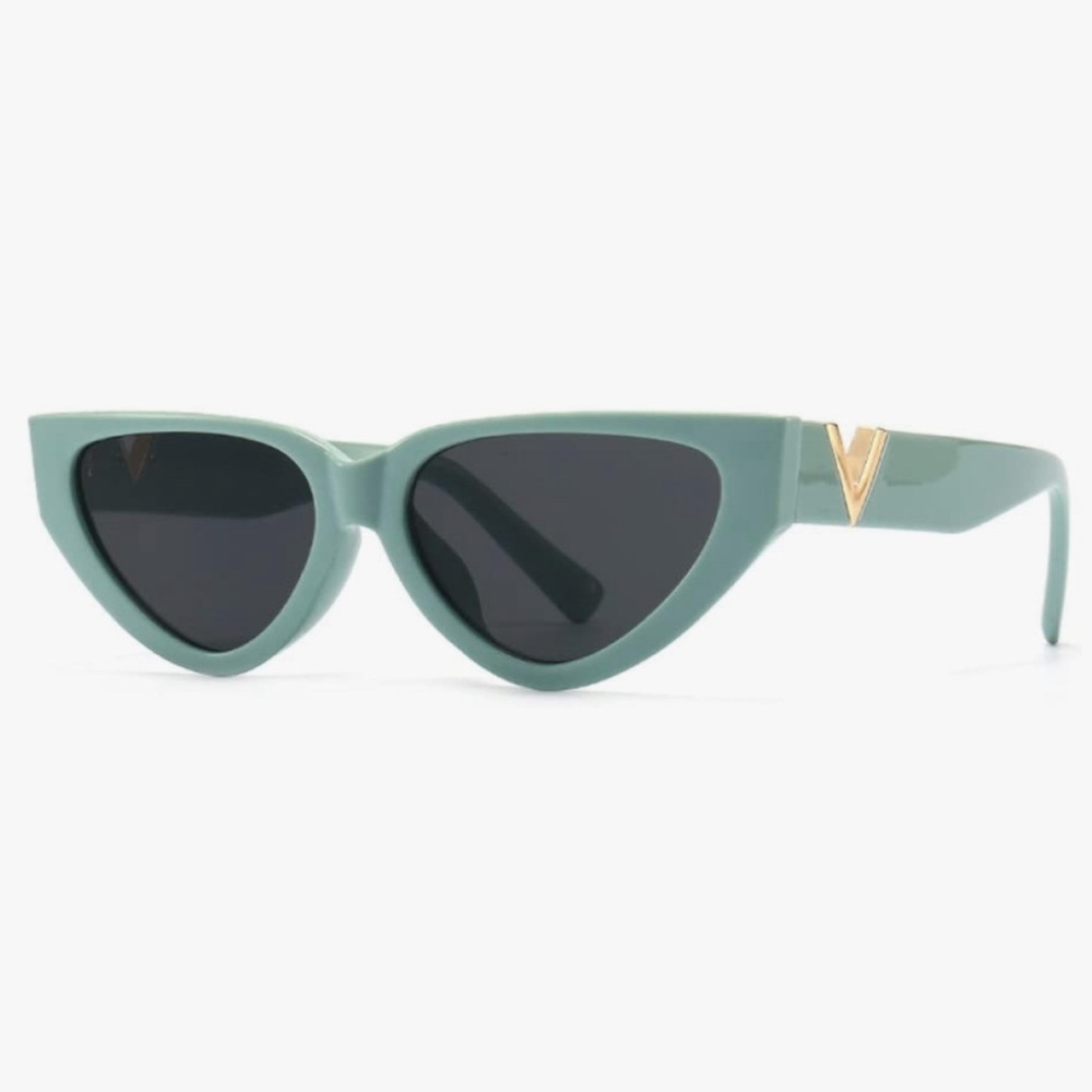 Chic Mint Green Cat Eye Sunglasses with Gold V Detail - Trendy 400 UV protection